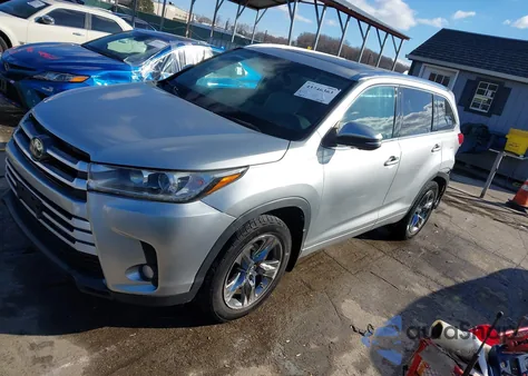 2018 Toyota Highlander Limited Platinum z USA, uszkodzony, nr VIN 5TDDZRFH7JS853809